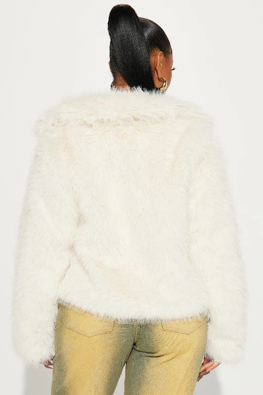 Put It On Faux Fur Coat - Ivory